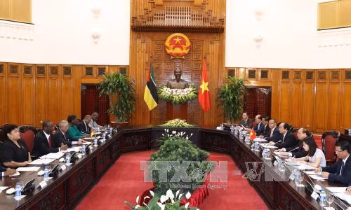 Thủ tướng Nguyễn Xuân Phúc đón, hội đàm với Thủ tướng Mozambique ảnh 2
