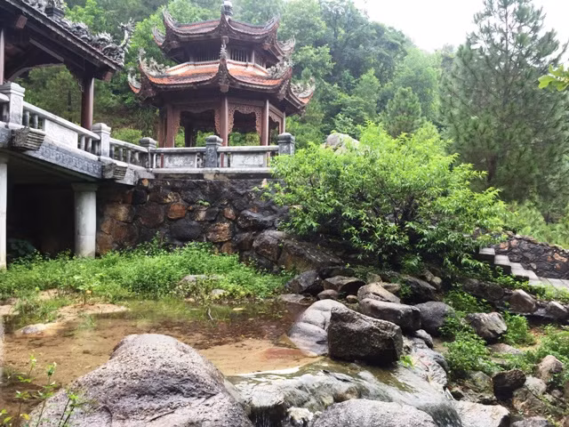 Chọn Côn Sơn cổ kính và Đảo Cò yên bình để khám phá xứ Đông ảnh 5