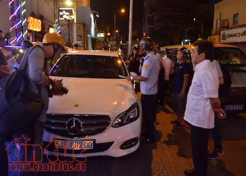 Vỉa hè quận 1 lại nhếch nhác: Có dấu hiệu buông lỏng, trục lợi của cán bộ ảnh 1