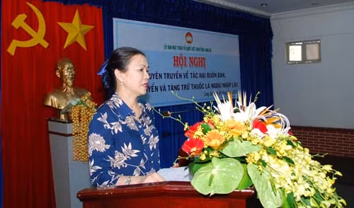 Tăng cường tuyên truyền về tác hại của buôn bán, vận chuyển, tàng trữ thuốc lá ngoại nhập lậu ảnh 1