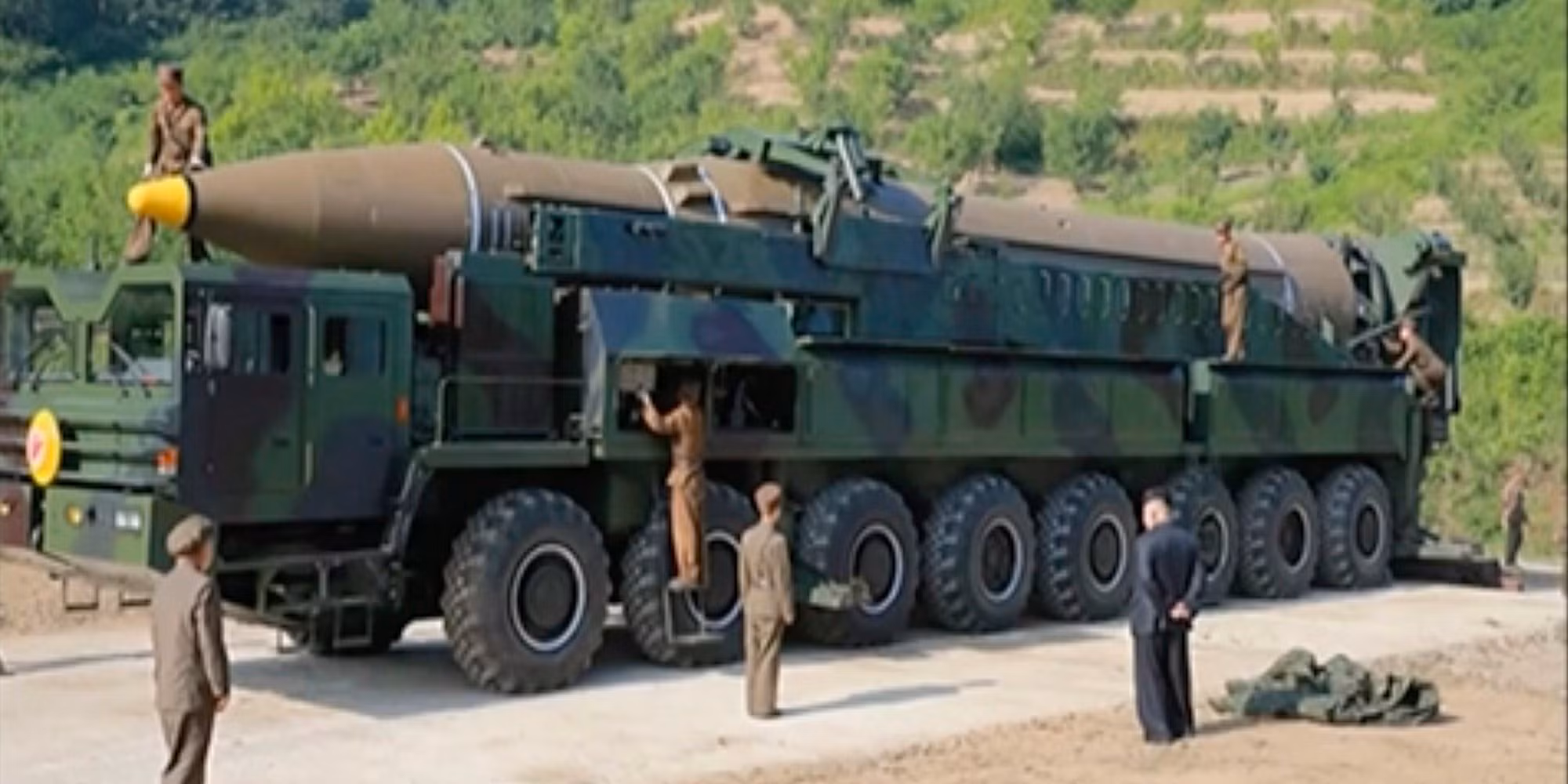 Triều Tiên còn sở hữu loại vũ khí đáng sợ hơn tên lửa ICBM, đe dọa toàn bộ nước Mỹ? ảnh 1