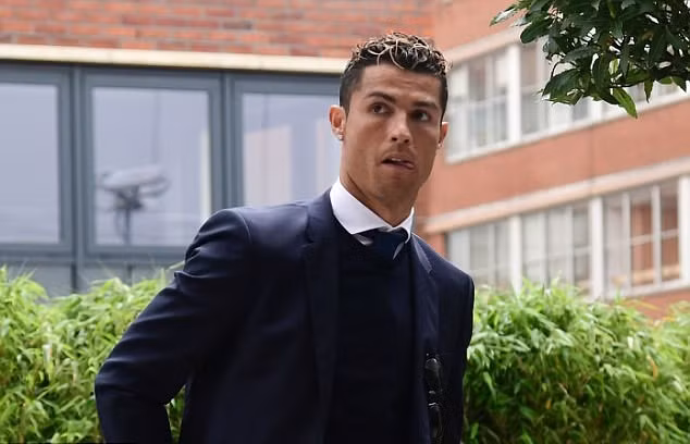 Ronaldo muốn về lại Anh? ảnh 1