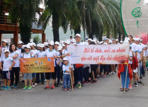 FrieslandCampina Việt Nam đồng hành cùng chương trình đi bộ ‘vì nạn nhân chất độc da cam và người khuyết tật’ ảnh 1