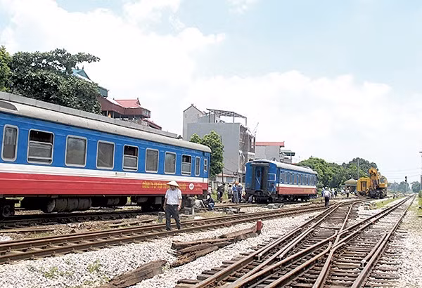 Lý giải tàu khách liên tiếp trật bánh tại ga Yên Viên ảnh 1