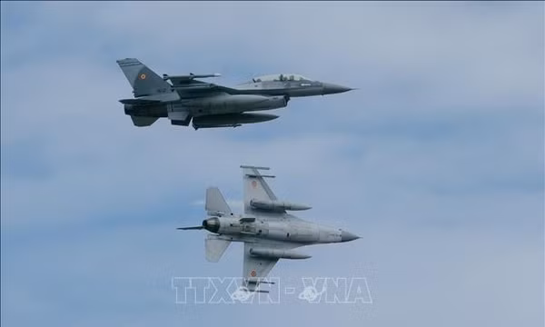 Máy bay chiến đấu F-16 Fighting Falcon. Ảnh tư liệu: AFP/TTXVN (Không được phép chia sẻ và sử dụng bởi bên thứ ba)