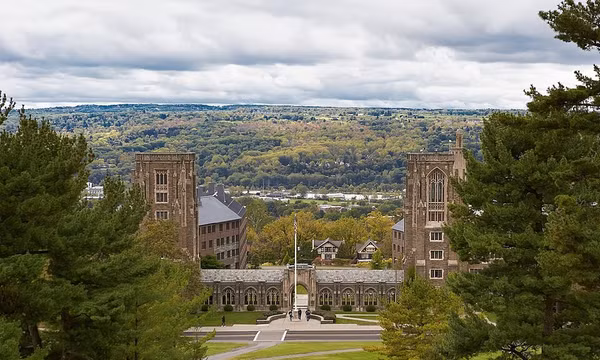 Các toà nhà khuôn viên trường Đại học Cornell, thuộc nhóm Ivy League danh tiếng của Mỹ. Ảnh: Wikimedia Commons