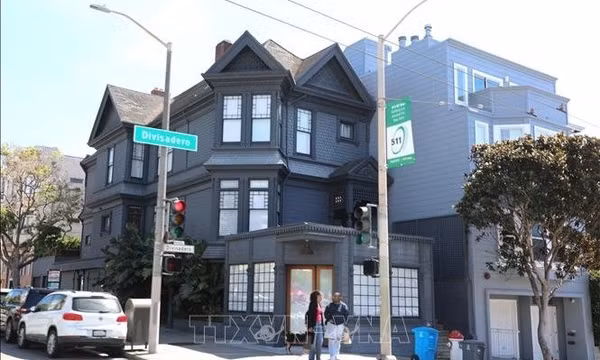 Nhà ở tại khu vực Divisadero, San Francisco. Giá thuê trung bình căn hộ một phòng ngủ tại thành phố đạt mức kỷ lục 4.400 USD/tháng trong tháng 9/2026. Ảnh: Đoàn Hùng - PV TTXVN tại Mỹ