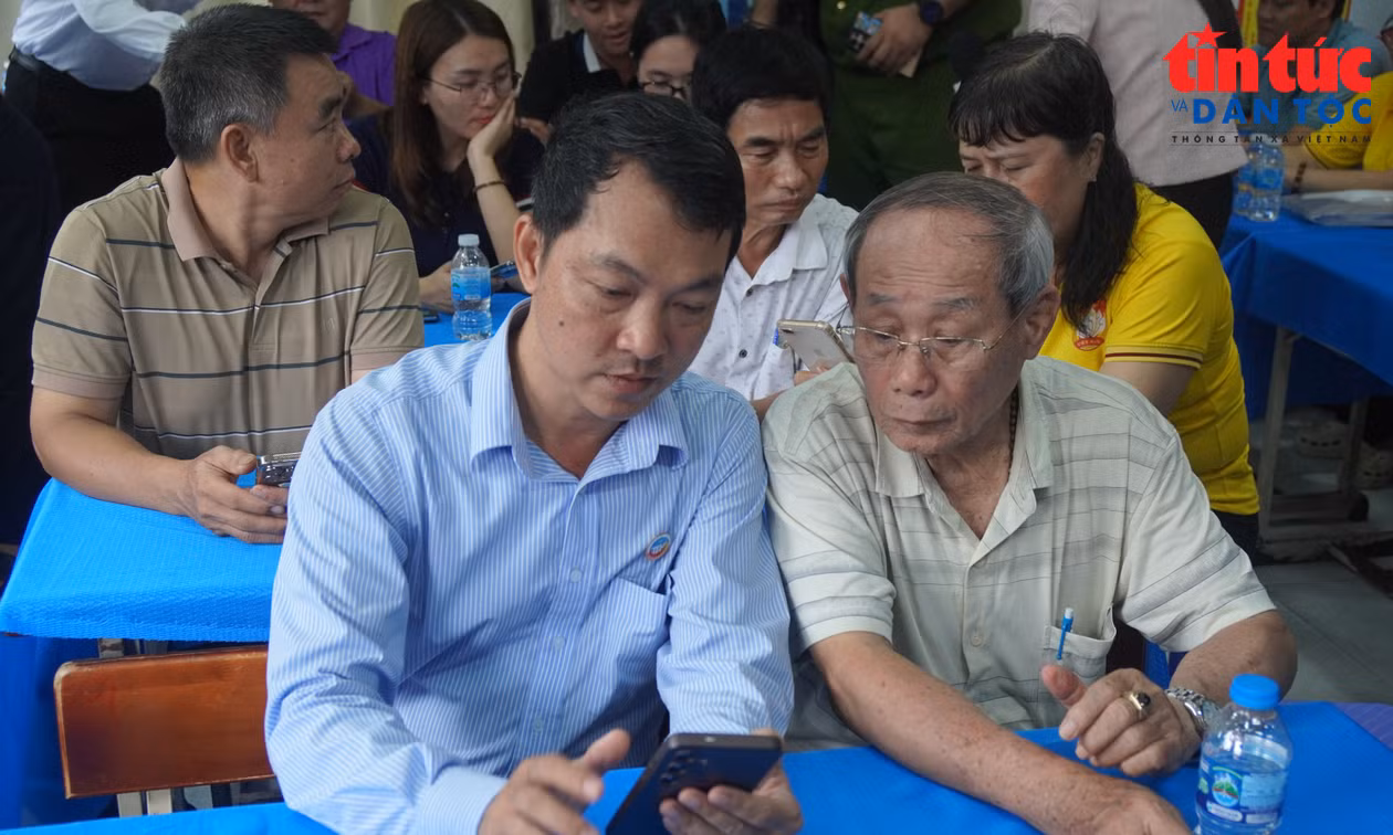 Giúp người cao tuổi tự tin sử dụng công nghệ số