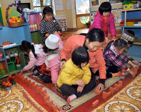 Phổ cập giáo dục mầm non cho trẻ 5 tuổi: Sau 2 năm, mạng lưới trường mầm non tăng mạnh ảnh 1