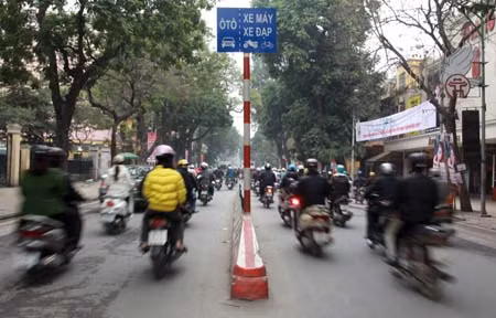 'Phá sản' kế hoạch phân làn ở Hà Nội ảnh 5