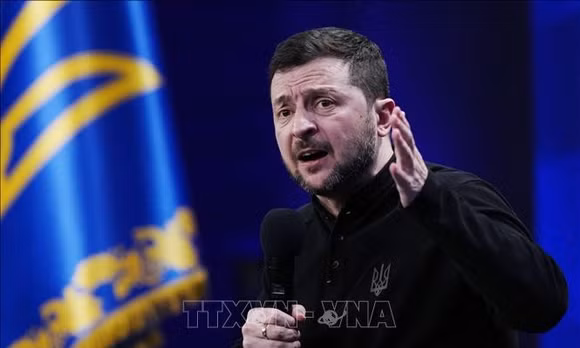 Tổng thống Ukraine Volodymyr Zelensky phát biểu với báo giới tại Kiev. Ảnh: Kyodo/TTXVN
