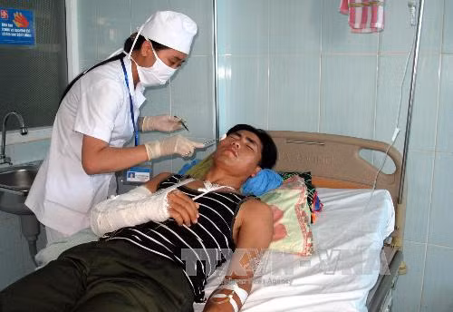 Trạm trưởng kiểm lâm bị lâm tặc tấn công trọng thương ảnh 1