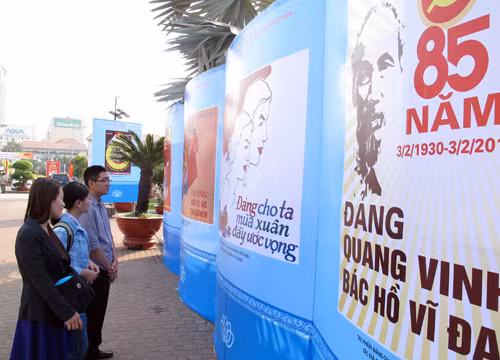  Triển lãm '85 năm dưới lá cờ vẻ vang của Đảng' ảnh 1