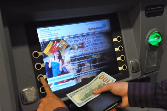Chỉ cần 60 giây để đổi ngoại tệ tại ATM VietinBank ảnh 1