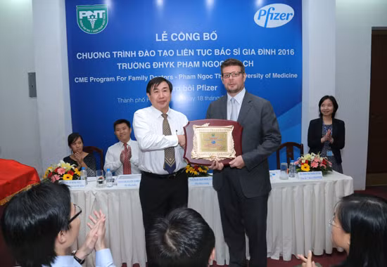 Pfizer đồng hành cùng Đại học Y khoa Phạm Ngọc Thạch ảnh 1