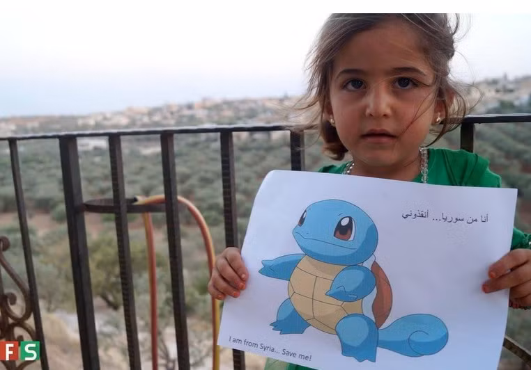 Trẻ em Syria cầm ảnh Pokemon chờ được giải cứu ảnh 3