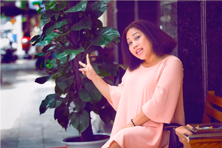 Siu Black cười thả ga trên phố Hà Nội ảnh 2