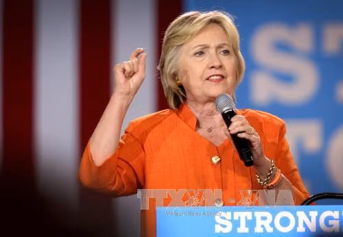 Bà Clinton dẫn điểm ông Trump tại các bang "chiến địa" ảnh 1