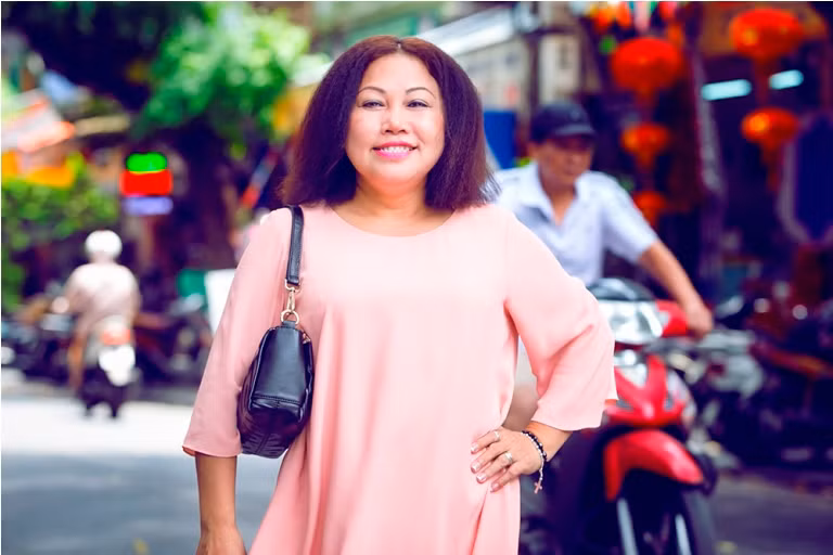 Siu Black cười thả ga trên phố Hà Nội ảnh 3