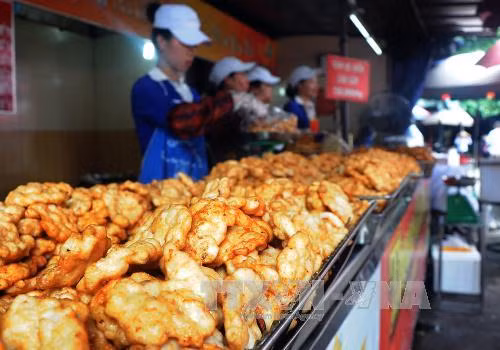 "Mạ vàng" cho đặc sản địa phương ảnh 1