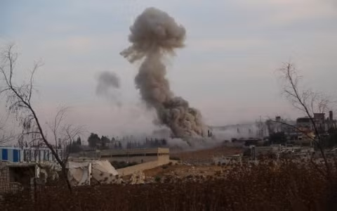 Quân đội Syria lần đầu không kích khu vực người Kurd ảnh 1