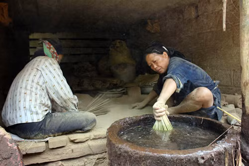 Nghề làm hương của người Nùng ảnh 3