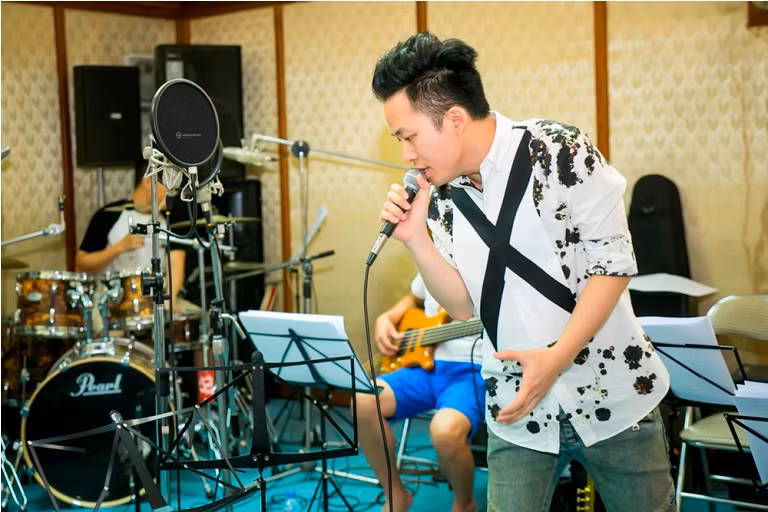 Siu Black gầy đi nhiều, về Hà Nội sớm tập liveshow nhạc Nguyễn Cường ảnh 4