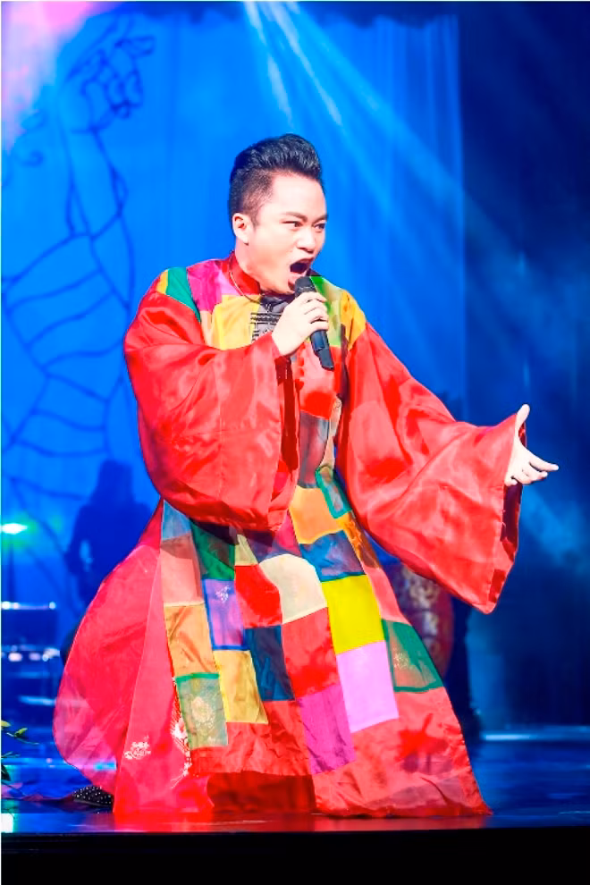 Chân dung đa sắc của nhạc sĩ Nguyễn Cường trong đêm liveshow đầu tiên ảnh 3