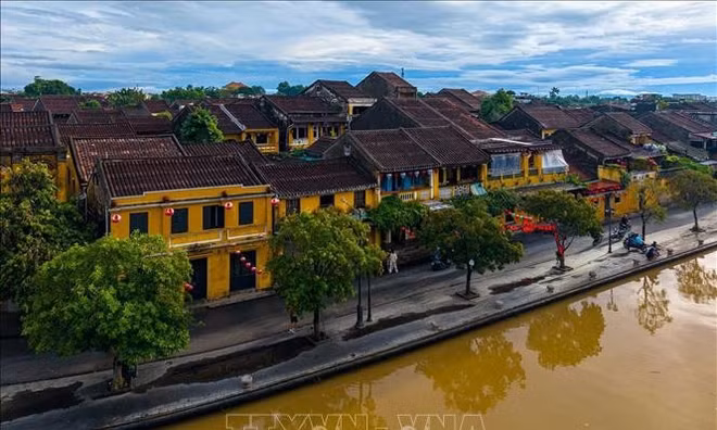 Nghe thời gian kể chuyện phố Hội