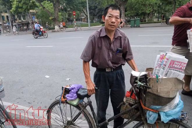 Nghề phát hành báo: Lấy ngày làm đêm, lấy đêm làm ngày ảnh 8