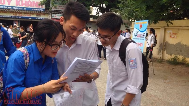 Kết thúc buổi thi chiều 23/6: Thí sinh thở phào với đề thi Ngoại ngữ ảnh 7