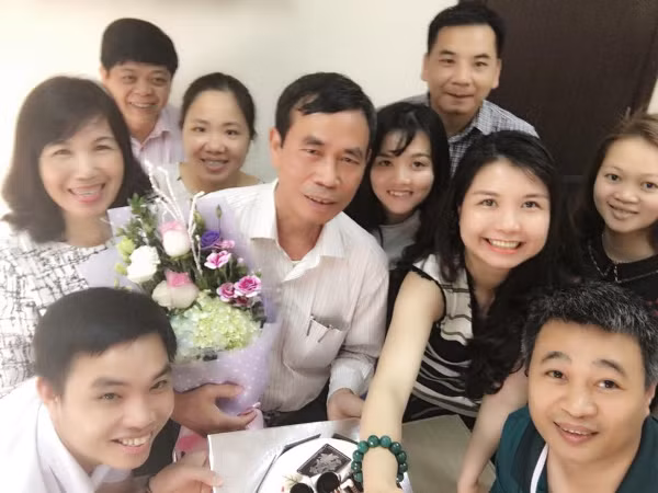 ‘Vì sao quả táo khi rụng lại rơi xuống đất?’ ảnh 3