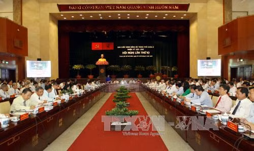 Thành ủy Thành phố Hồ Chí Minh: Ưu tiên phát triển hạ tầng, giảm ùn tắc giao thông ảnh 1