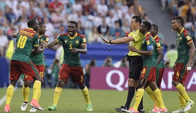 Công nghệ video hỗ trợ trọng tài làm rối tinh Confederations Cup ảnh 2
