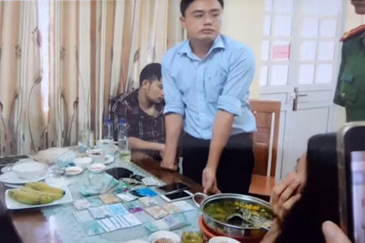 Bắt quả tang một nhà báo nhận tiền của doanh nghiệp ảnh 1