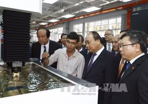 Thủ tướng Chính phủ Nguyễn Xuân Phúc thăm Đại học Việt Đức, tỉnh Bình Dương ảnh 2