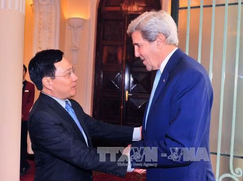 Phó Thủ tướng, Bộ trưởng Ngoại giao Phạm Bình Minh tiếp Cựu Ngoại trưởng Hoa Kỳ John Kerry ảnh 1