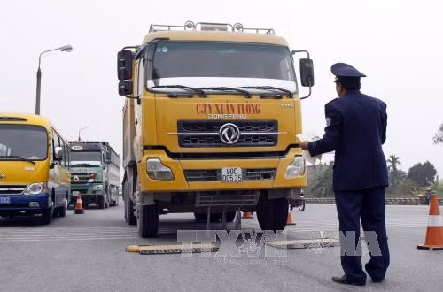 Cần xử lý mạnh tay xe tải chở hàng quá tải ảnh 1