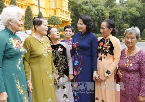 Phó Chủ tịch nước tiếp Đoàn đại biểu người có công tỉnh Cà Mau ảnh 1