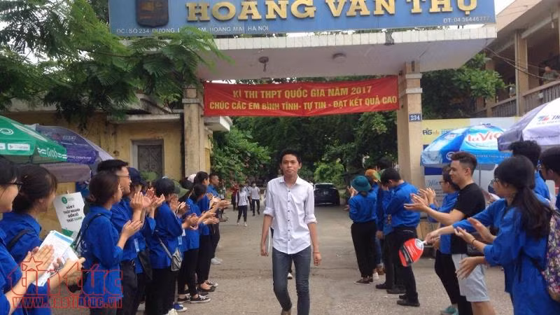 Kết thúc buổi thi chiều 23/6: Thí sinh thở phào với đề thi Ngoại ngữ ảnh 2