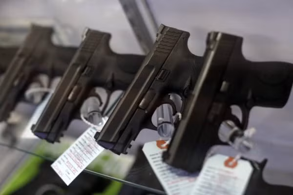 Mỹ: Bang Colorado cho phép giáo viên mang súng vào trường học ảnh 1