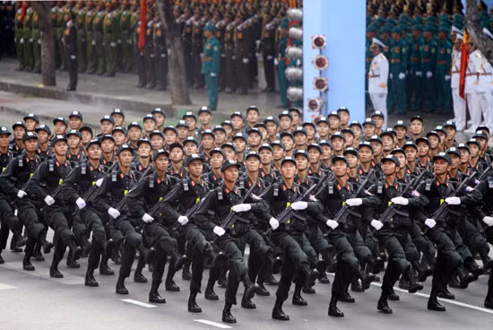 Diễu binh, diễu hành mừng 40 năm thống nhất đất nước ảnh 11