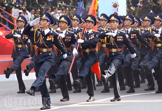Chùm ảnh diễu binh, diễu hành kỷ niệm 40 năm thống nhất đất nước ảnh 8