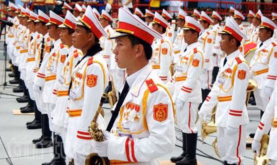 Diễu binh, diễu hành mừng 40 năm thống nhất đất nước ảnh 17