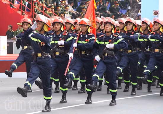 Chùm ảnh diễu binh, diễu hành kỷ niệm 40 năm thống nhất đất nước ảnh 24