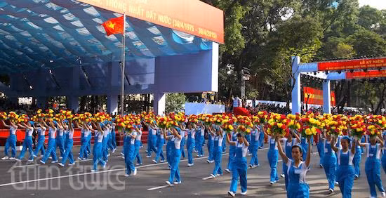 Chùm ảnh diễu binh, diễu hành kỷ niệm 40 năm thống nhất đất nước ảnh 26