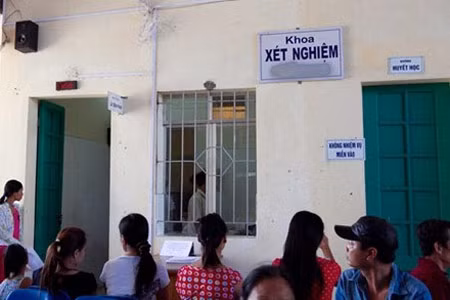 Phẫn nộ nghi án 'nhân bản' kết quả xét nghiệm ảnh 1