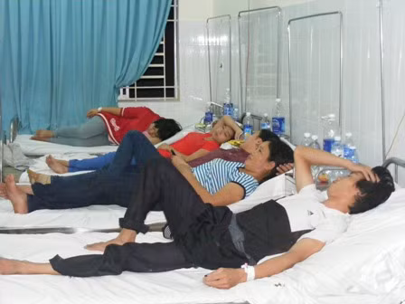 Vụ ngộ độc Kotop Vina: Mẫu nước uống nhiễm 4 loại vi sinh ảnh 1