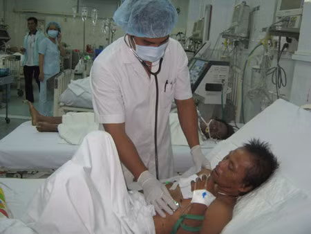 Cứu sống bệnh nhân vỡ phế quản, gãy 10 xương sườn ảnh 1