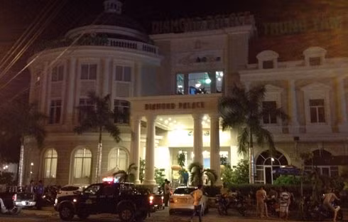 Tiệc đầy tháng thành ổ ma túy tại Diamond Palace ảnh 1